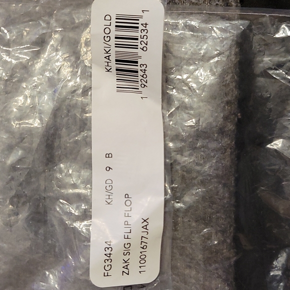 Coach - Picture 3 of 3